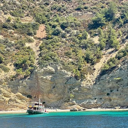 Bay Хотел